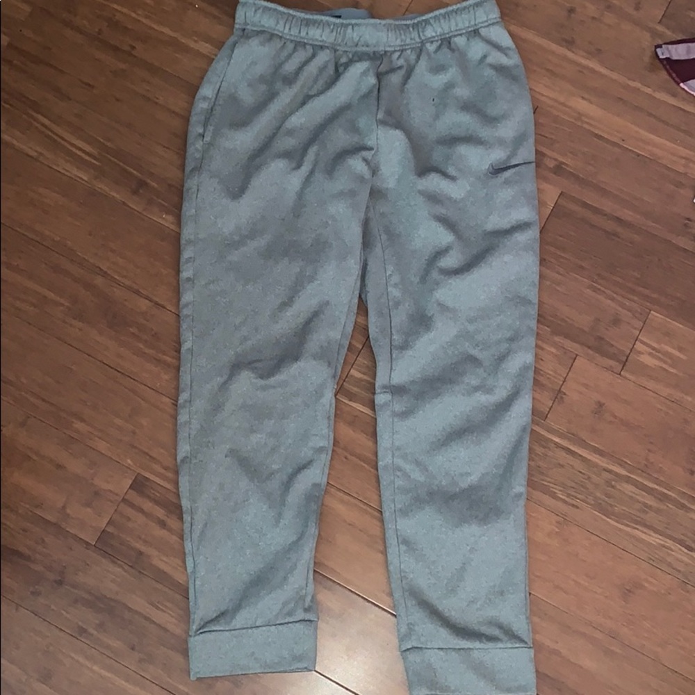 nike cropped sweats